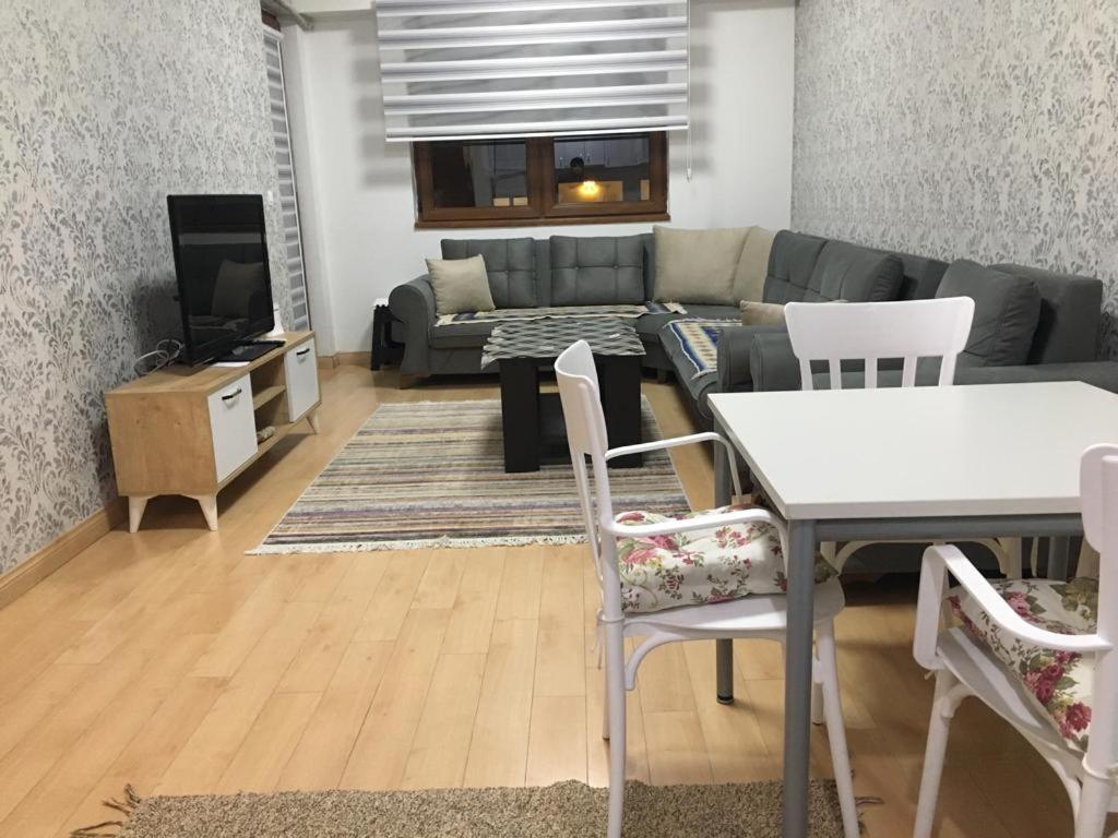 Two Rooms And Kitchen, Bathroom With Balcony Apartment Скопье Экстерьер фото