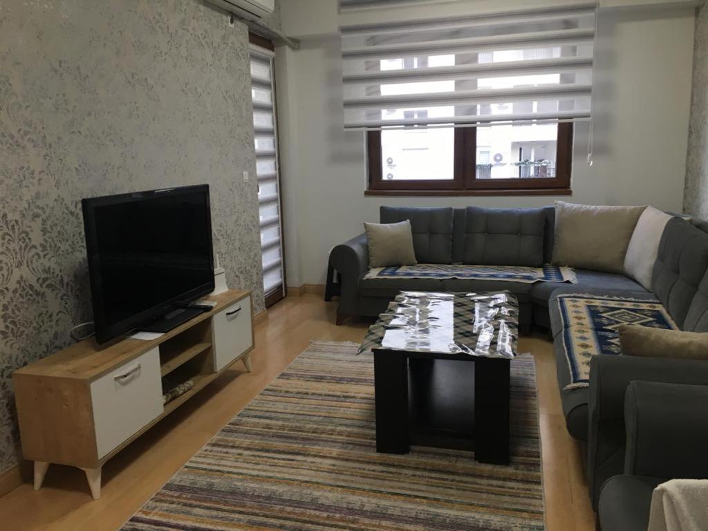 Two Rooms And Kitchen, Bathroom With Balcony Apartment Скопье Экстерьер фото