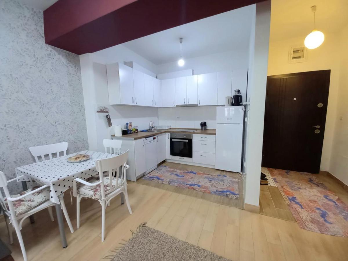 Two Rooms And Kitchen, Bathroom With Balcony Apartment Скопье Экстерьер фото