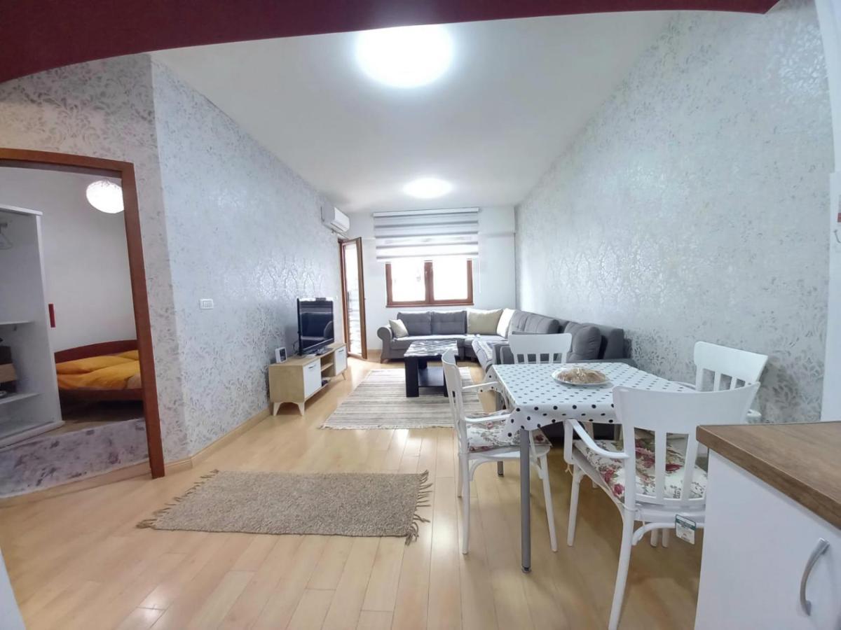 Two Rooms And Kitchen, Bathroom With Balcony Apartment Скопье Экстерьер фото
