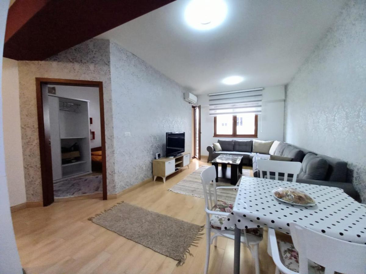 Two Rooms And Kitchen, Bathroom With Balcony Apartment Скопье Экстерьер фото